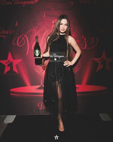 Хостеса на Алита Ивент на събитие на Dom Pérignon