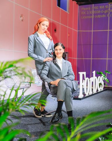 Хостеси на Алита Ивент на форум на Forbes